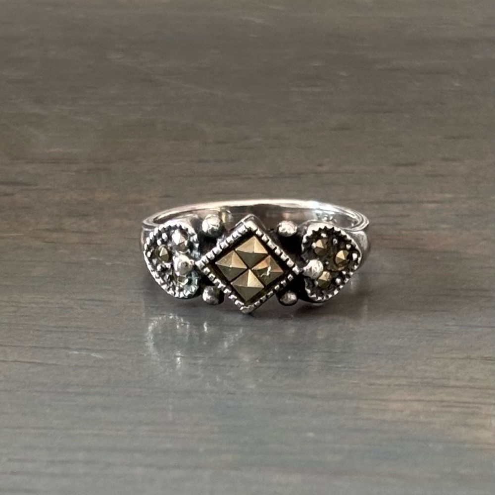 Vintage 925 Sterling Silver Marcasite Ring size 6